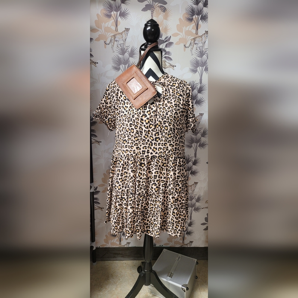 Bundle: B.O.C. wristlet and leopard print tunic